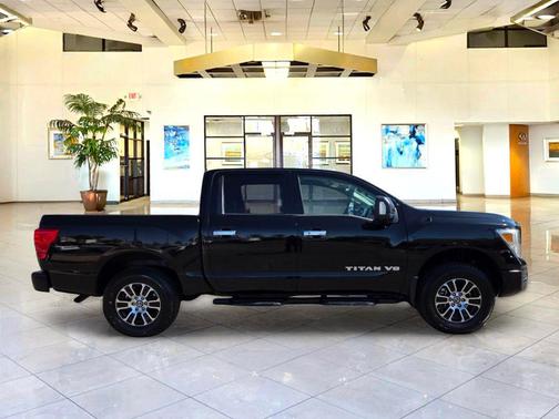 Super Black 2021 Nissan Titan SV