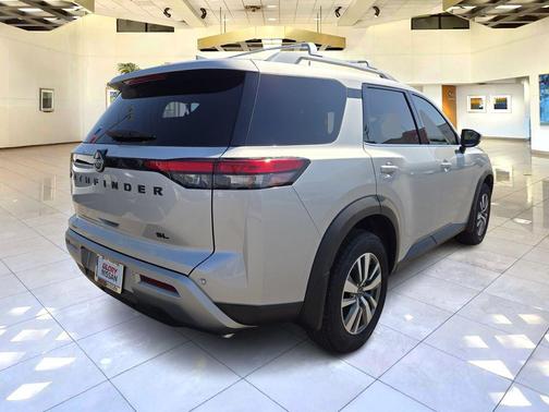 2025 Nissan Pathfinder SL FWD