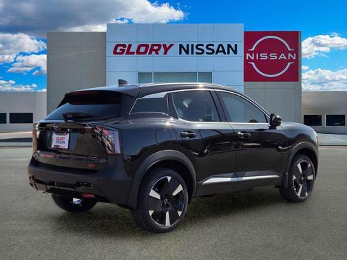 Super Black 2026 Nissan Kicks SR