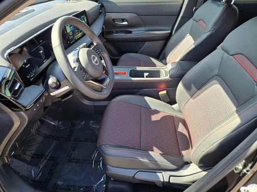 Super Black 2026 Nissan Kicks SR