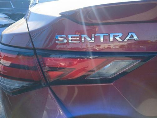 Scarlet 2021 Nissan Sentra SR