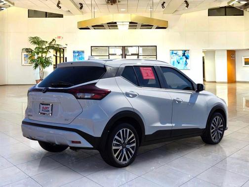 Fresh Powder 2022 Nissan Kicks SV