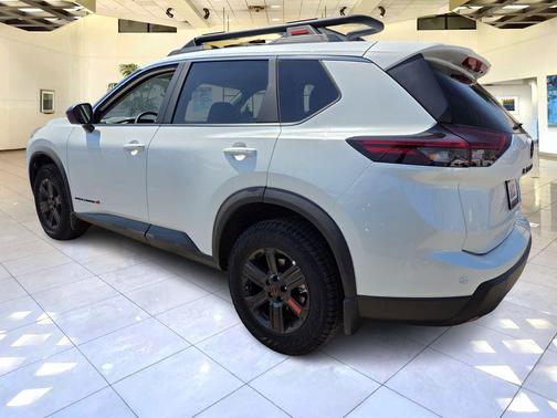 2025 Nissan Rogue Rock Creek