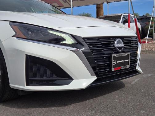 Glacier White 2025 Nissan Altima 2.5 SV