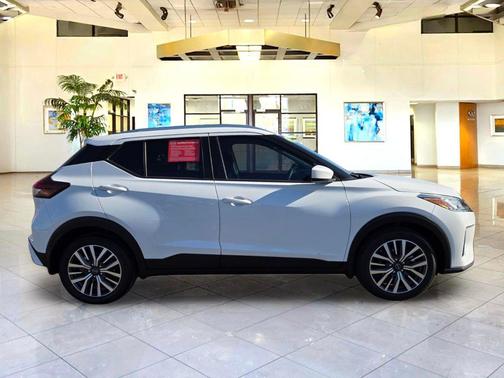 Fresh Powder 2022 Nissan Kicks SV