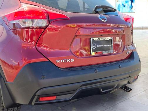 Cayenne Red Metallic 2020 Nissan Kicks SV