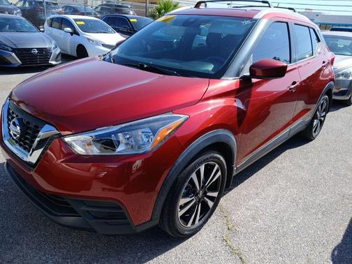 Cayenne Red Metallic 2020 Nissan Kicks SV