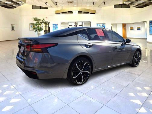 Gun Metallic 2023 Nissan Altima SR FWD