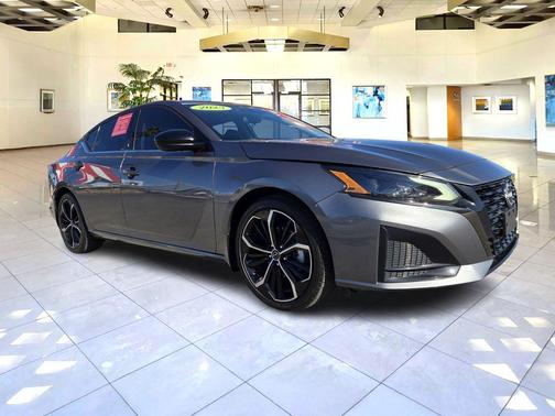 Gun Metallic 2023 Nissan Altima SR FWD