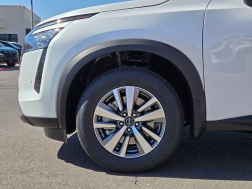 White Pearl 2026 Nissan Pathfinder SL
