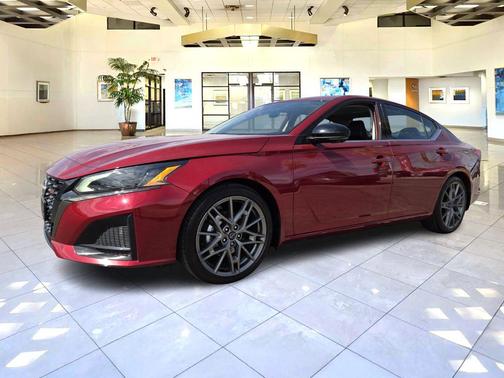 2023 Nissan Altima SR VC-Turbo FWD