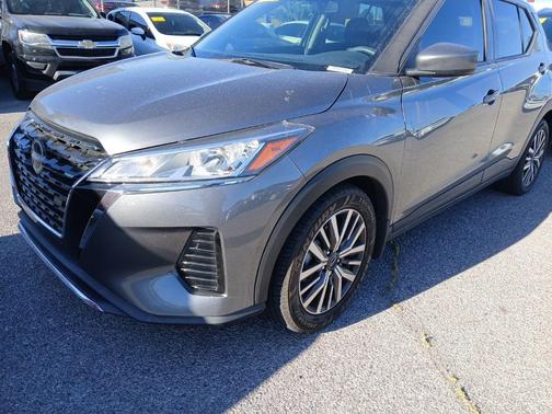 Gun Metallic 2023 Nissan Kicks SV