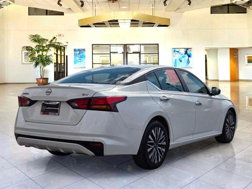 Pearl White 2024 Nissan Altima 2.5 SV