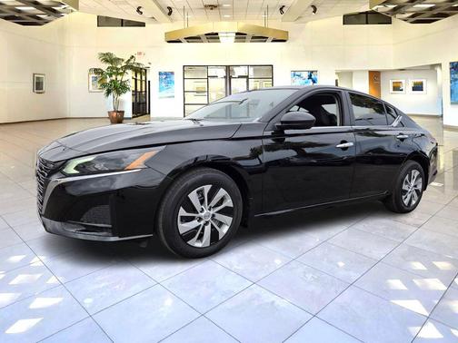 2025 Nissan Altima S FWD