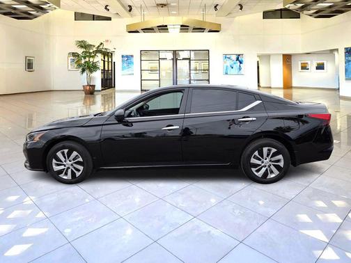 2025 Nissan Altima S FWD