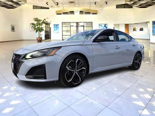 2023 Nissan Altima SR FWD