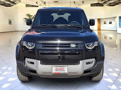 2025 Land Rover Defender 110 P300