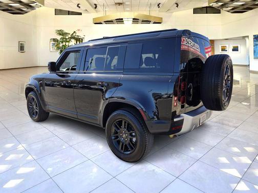 2025 Land Rover Defender 110 P300