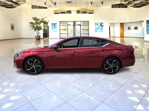 2024 Nissan Altima SR FWD