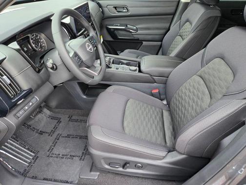 Gun Met 2026 Nissan Pathfinder SV