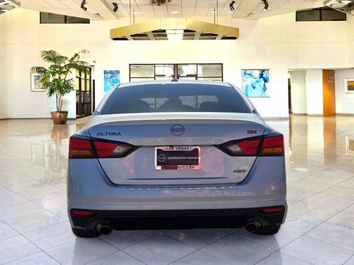 Brilliant Silver Metallic 2023 Nissan Altima SR Intelligent AWD
