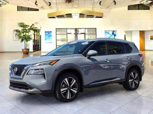 Boulder Gray Pearl 2023 Nissan Rogue SL
