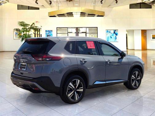 Boulder Gray Pearl 2023 Nissan Rogue SL
