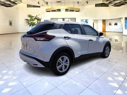 2021 Nissan Kicks S
