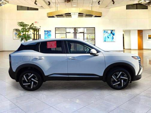 Fresh Powder 2025 Nissan Kicks SV