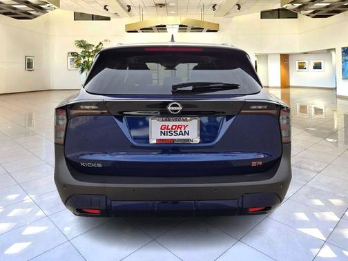 2025 Nissan Kicks SR
