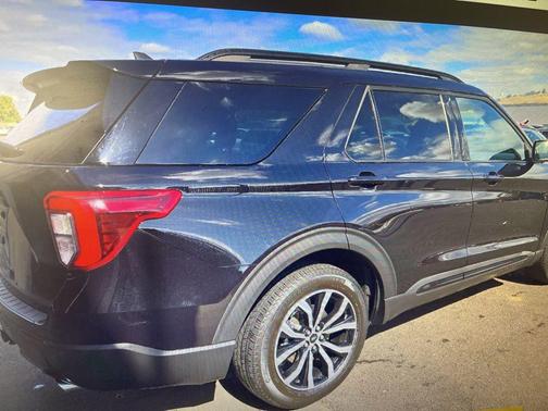 2023 Ford Explorer ST-Line