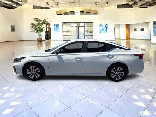 2025 Nissan Altima S FWD