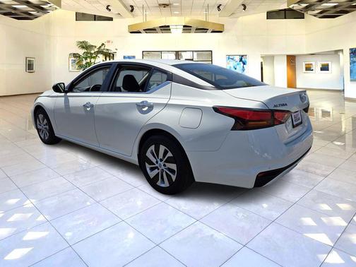 2025 Nissan Altima S FWD