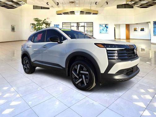 Aspen White 2026 Nissan Kicks SV