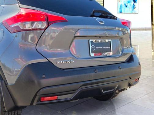 Gun Metallic 2020 Nissan Kicks S