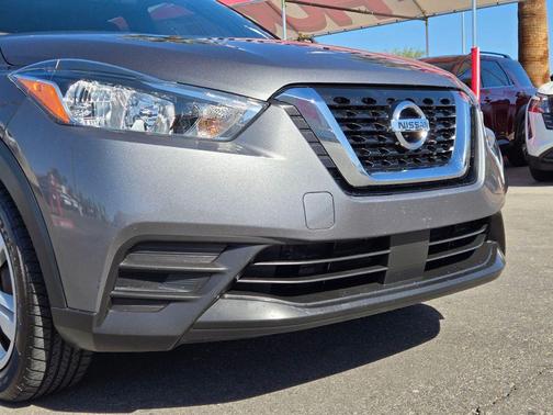 Gun Metallic 2020 Nissan Kicks S
