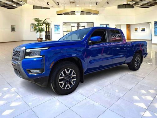 2025 Nissan Frontier SL