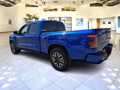 2025 Nissan Frontier SL