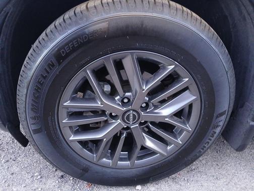 Super Black 2022 Nissan Rogue S