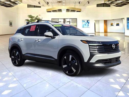 Aspen White 2025 Nissan Kicks SR