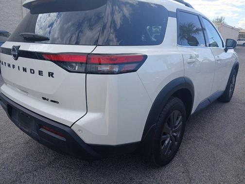 Pearl White 2024 Nissan Pathfinder SV 4WD