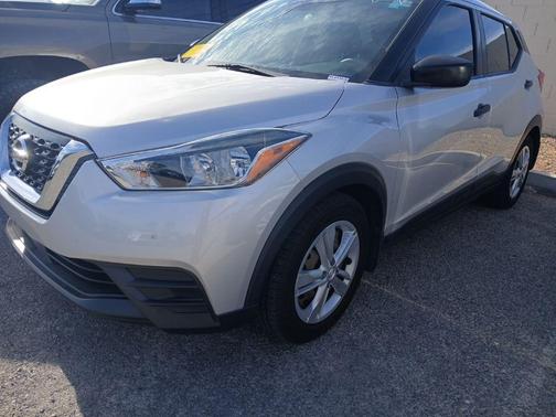 Brilliant Silver Metallic 2020 Nissan Kicks S