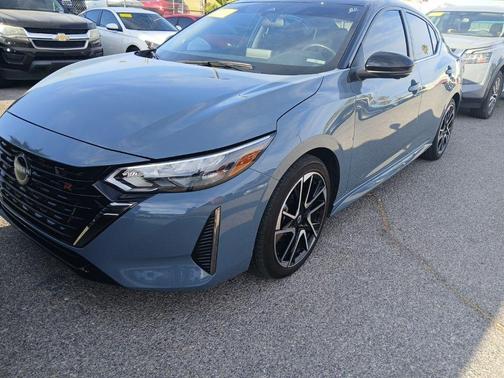 Atlantic Gray Metallic/Super Black 2025 Nissan Sentra SR