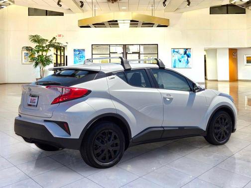 Blizzard Pearl 2021 Toyota C-HR LE
