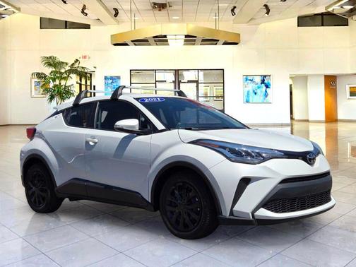 Blizzard Pearl 2021 Toyota C-HR LE