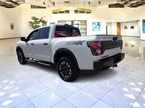 2024 Nissan Titan PRO-4X