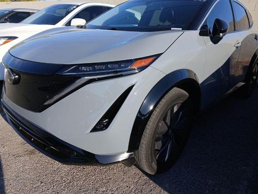 Boulder Gray Pearl/Black Diamond Pearl 2023 Nissan ARIYA VENTURE+