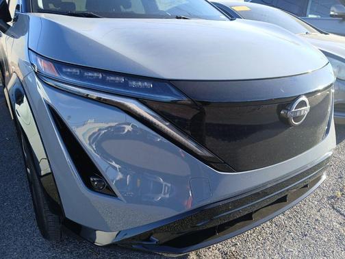 Boulder Gray Pearl/Black Diamond Pearl 2023 Nissan ARIYA VENTURE+