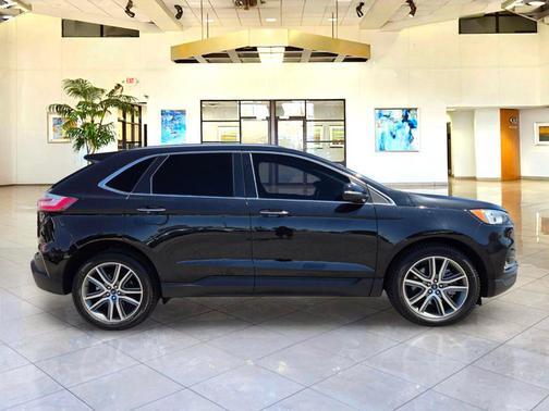 Agate Black Metallic 2021 Ford Edge Titanium