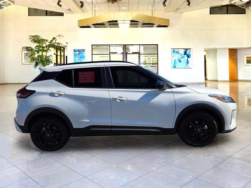 Aspen White 2024 Nissan Kicks SR